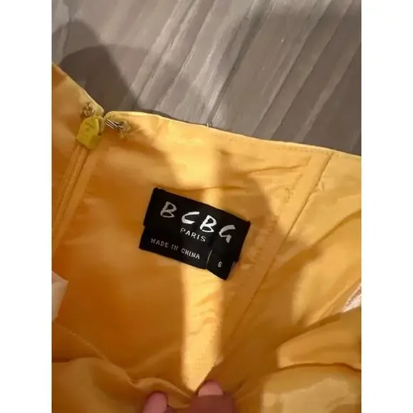 BCBG Paris, Strapless Yellow Dress, Size 6,‎ KB13 - Picture 3 of 4